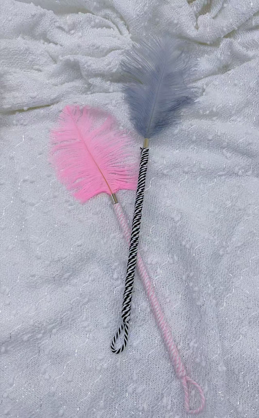 Feather Teaser – Soft Touch Sensation Tool - Pink
